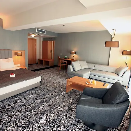 Hotel&medi-spa Biały Kamień 4*